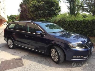 Usata VW Passat 105 CV (77 kW) 2013 Blu Station wagon
