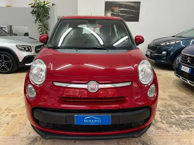 Begagnad Fiat 500L Lounge 85 HK (62 kW) 2012 Röd Minibuss