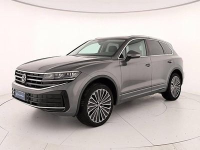 Usata VW Touareg Elegance 231 CV (169 kW) 2024 Silicon grey metallizzato SUV