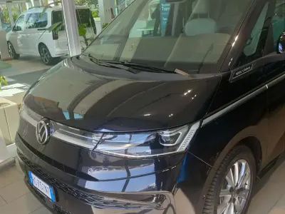 Nuova VW T7 Style 150 CV (110 kW) 2026 Nero Furgone