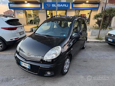 Usata Toyota Yaris Verso 84 CV (61 kW) 2004 Nero Monovolume