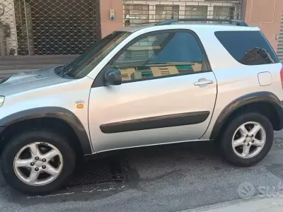 Usata Toyota RAV4 116 CV (85 kW) 2003 Grigio SUV