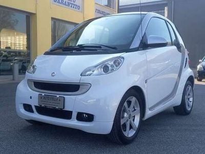 Bianco pastello Usata 2011 Smart ForTwo Coupé Pulse Utilitaria | 6990 € (Cara)