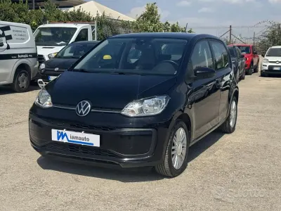Usata VW up! move up! 65 CV (47 kW) 2023 Nero Utilitaria
