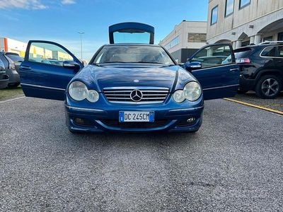 Usata Mercedes C200 Classic 122 CV (89 kW) 2007 Blu Berlina