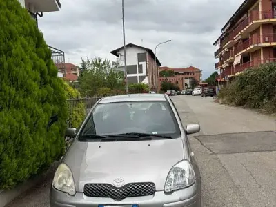 Usata Toyota Yaris Sol 65 CV (47 kW) 2005 Utilitaria
