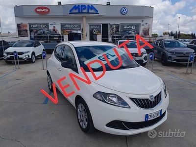 Usata Lancia Ypsilon 69 CV (50 kW) 2023 Bianco Utilitaria