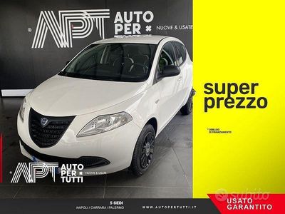 Usata Lancia Ypsilon 80 CV (58 kW) 2015 Bianco Utilitaria