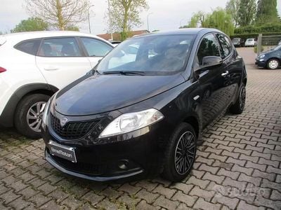 Usata Lancia Ypsilon Silver 69 CV (50 kW) 2023 Nero Utilitaria