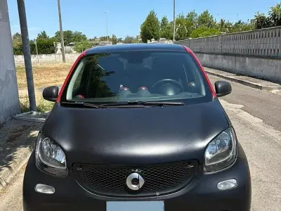 Usata Smart ForFour 90 CV (66 kW) 2017 Nero Utilitaria