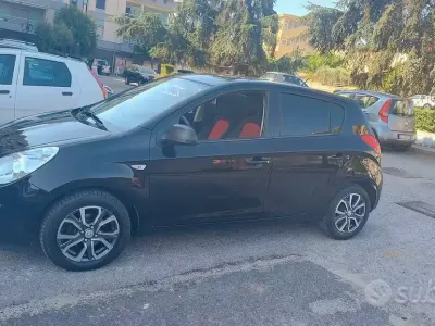 Usata Hyundai i20 90 CV (66 kW) 2013 Nero Utilitaria