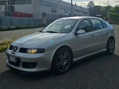 Usata Seat Leon FR 150 CV (110 kW) 2005 Argento Utilitaria