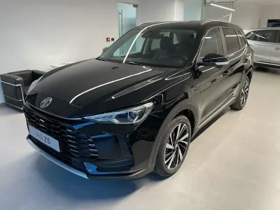 Nuova MG ZS Luxury 194 CV (142 kW) 2026 Pebble black SUV
