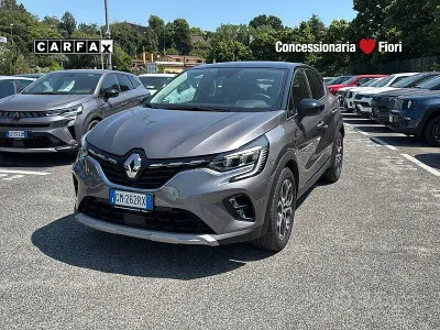 Usata Renault Captur Intens 101 CV (74 kW) 2023 Grigio SUV