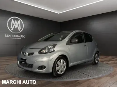 Usata Toyota Aygo 67 CV (49 kW) 2009 Argento Utilitaria