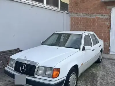 Usata Mercedes 200 122 CV (89 kW) 1990 Bianco Berlina