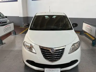Usata Lancia Ypsilon 95 CV (69 kW) 2013 Bianco Utilitaria