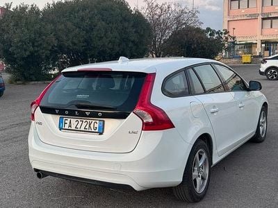 Usata Volvo V60 115 CV (84 kW) 2015 Bianco Station wagon