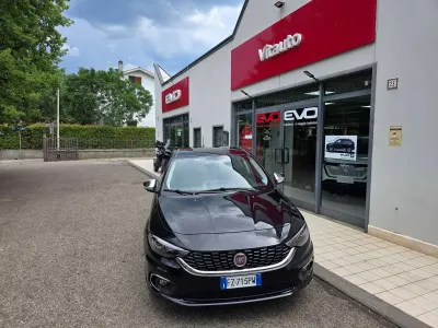 Usata Fiat Tipo Lounge 120 CV (88 kW) 2020 Nero Berlina