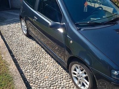 Grigio Usata 2002 Fiat Punto Utilitaria | 3800 € (Molto cara)