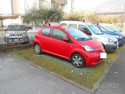 Usata Toyota Aygo 68 CV (50 kW) 2006 Rosso Utilitaria