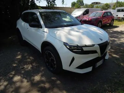 Usata Alfa Romeo Junior Edizione Speciale 61 kW (84 CV) 2025 Bianco SUV