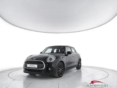 Usata Mini ONE 75 CV (55 kW) 2021 Nero Utilitaria