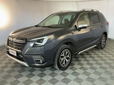 Usata Subaru Forester Style 150 CV (110 kW) 2022 Grigio SUV
