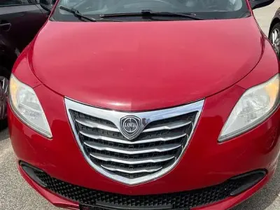 Usata Lancia Ypsilon 69 CV (50 kW) 2012 Rosso Utilitaria