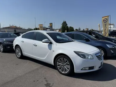 Usata Opel Insignia Cosmo 160 CV (117 kW) 2011 Bianco Berlina