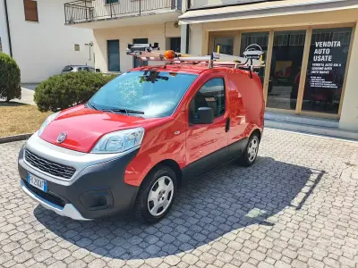 Usata Fiat Fiorino 95 CV (69 kW) 2017 Rosso Monovolume
