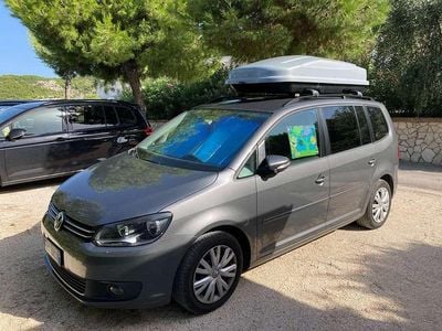 Begagnad VW Touran Comfortline 105 HK (77 kW) 2014 Grå Minibuss