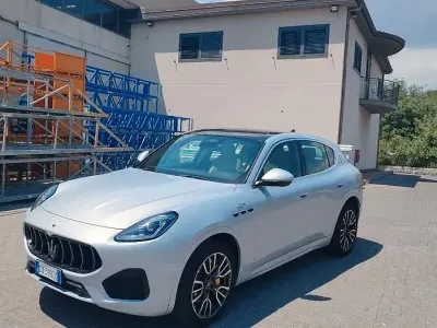 Usata Maserati Grecale 250 CV (183 kW) 2023 Grigio SUV