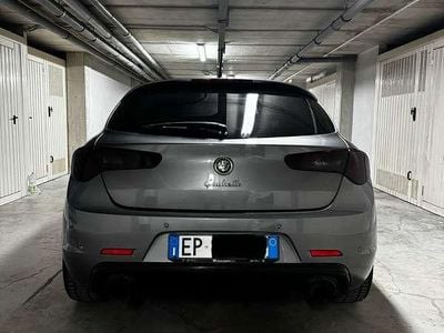 Grigio Usata 2013 Alfa Romeo Giulietta Quadrifoglio Verde Berlina | 11.000 € (Buon prezzo)