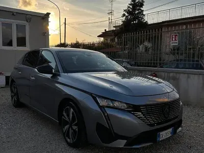 Usata Peugeot 308 Allure 131 CV (96 kW) 2022 Grigio artense Berlina