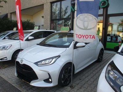 Nuova Toyota Yaris Hybrid Lounge 92 CV (67 kW) 2026 Bianco Berlina