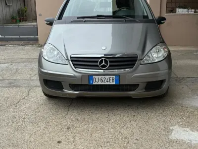 Käytetty Mercedes A150 Avantgarde 95 HP (69 kW) 2007 Ruskea Sedan