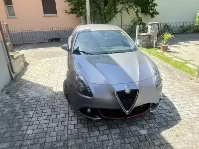 Usata Alfa Romeo Giulietta Veloce 240 CV (176 kW) 2017 Grigio Utilitaria