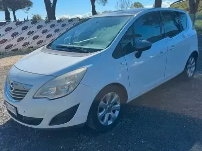 Usata Opel Meriva 95 CV (69 kW) 2011 Bianco Monovolume