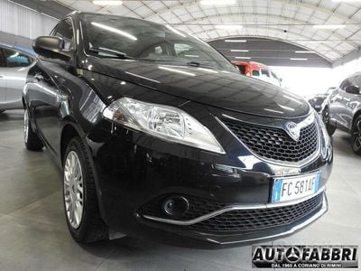 Usata Lancia Ypsilon 69 CV (50 kW) 2015 Grigio Utilitaria