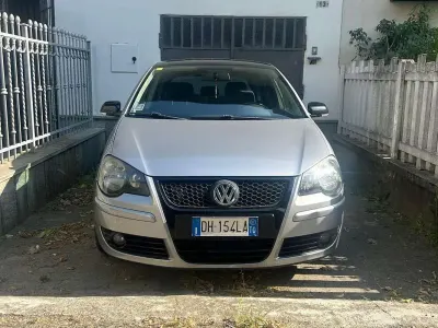 Usata VW Polo Sportline 101 CV (74 kW) 2007 Grigio Utilitaria