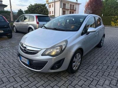 Używany Opel Corsa Edition 86 KM (63 kW) 2015 Szary Hatchback