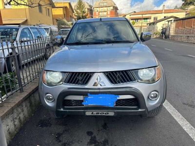 usata Mitsubishi L200 d.cab 2.5 di-d Intense