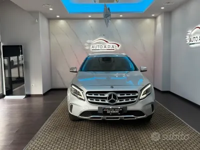 Usata Mercedes GLA200 Premium 136 CV (100 kW) 2019 Grigio SUV