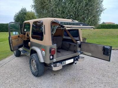 Usata Jeep Wrangler 117 CV (86 kW) 1988 Verde SUV