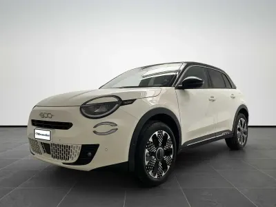 Nuova Fiat 600 La Prima 101 CV (74 kW) 2026 Bicolore bianco gelato tetto n SUV