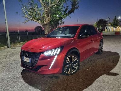 Usata Peugeot 208 GT-line 101 CV (74 kW) 2020 Rosso Utilitaria