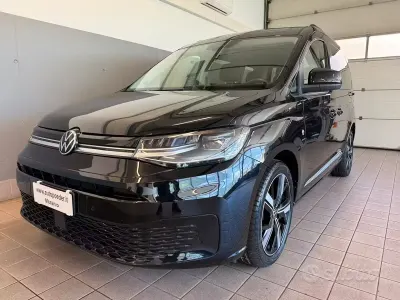 Usata VW Caddy Move 122 CV (89 kW) 2021 Nero Monovolume