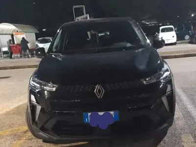 Usata Renault Captur 101 CV (74 kW) 2025 SUV