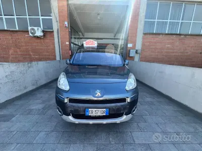 Usata Peugeot Partner Tepee Outdoor 115 CV (84 kW) 2013 Grigio Monovolume